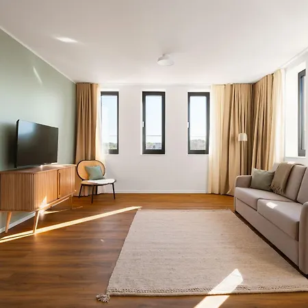 Limehome Hochstr 3*